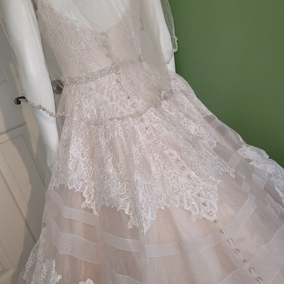 Brand New Allure Bridal Dress - Picture 6 of 8